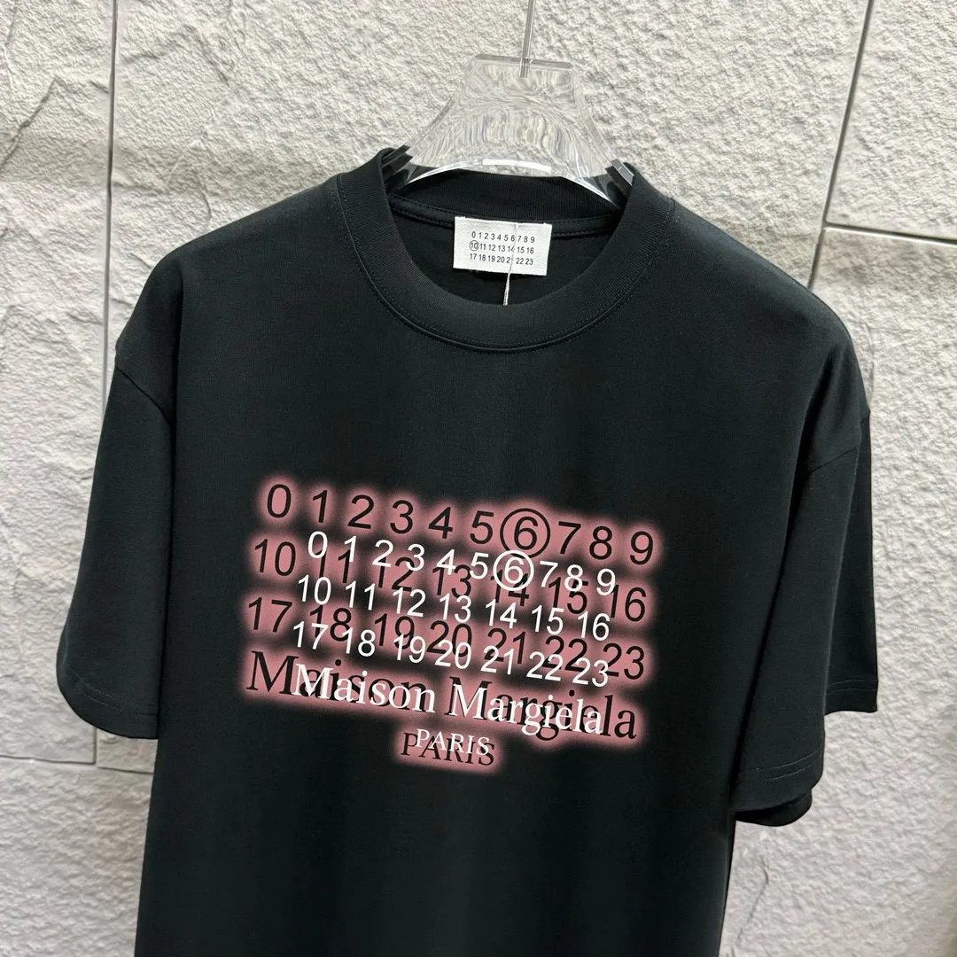 MM 6 * 2025 New Arrival T 300 Same Style ：Black White Size： S （90-130 ） M （120-150 ） L （140-165 ） XL （160-180 ） XXL （180-210 ）